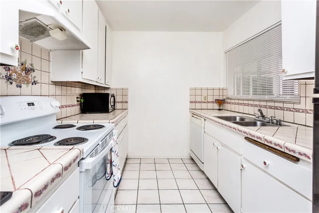 967 S Citron, Anaheim, California 92805 home-pic-12