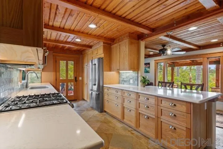 3097 Green Heather Lane, Fallbrook, California 92028