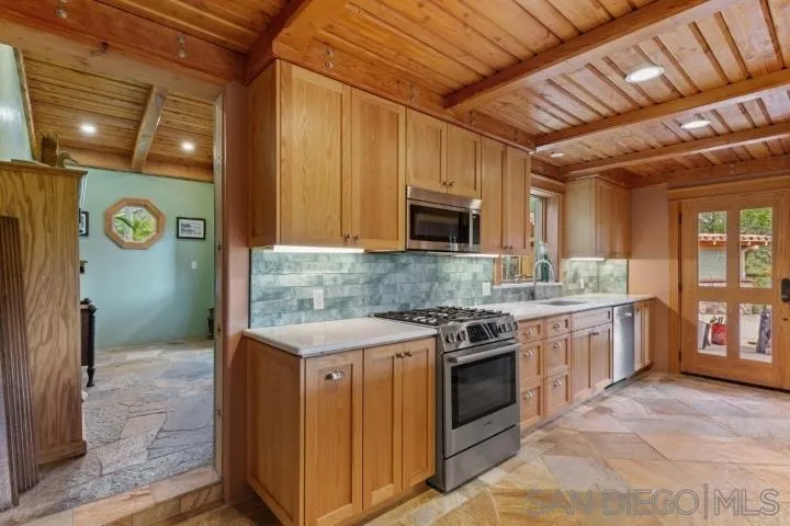 3097 Green Heather Lane, Fallbrook, California 92028