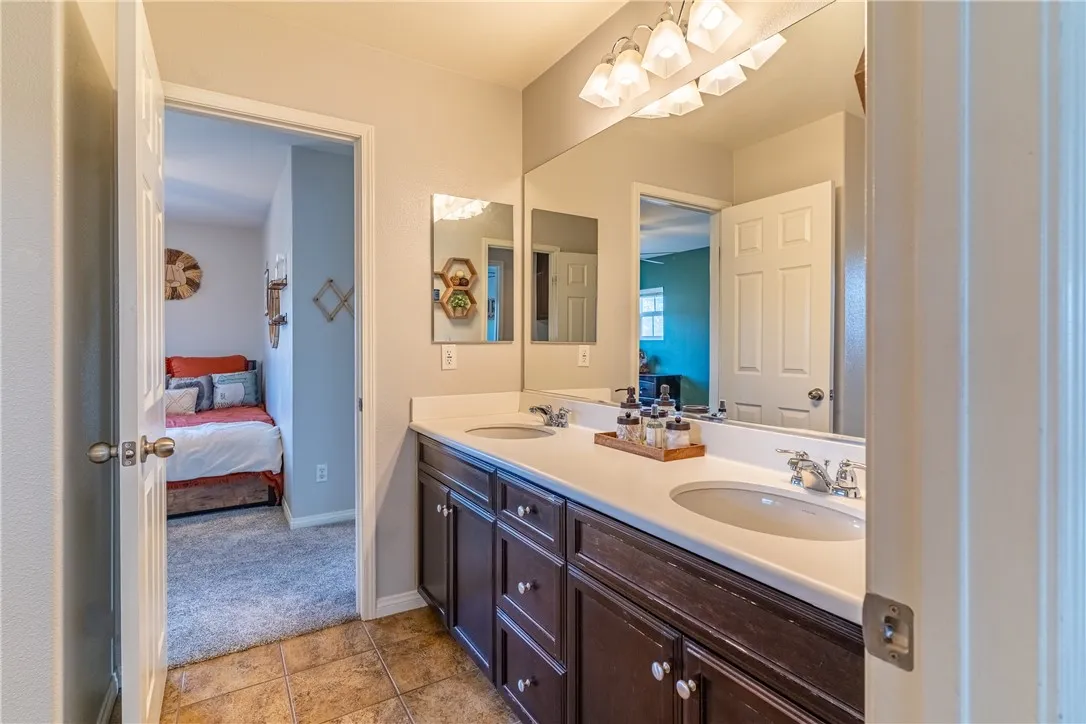 3999 Quartzite Lane, San Bernardino, California 92407 home-pic-23