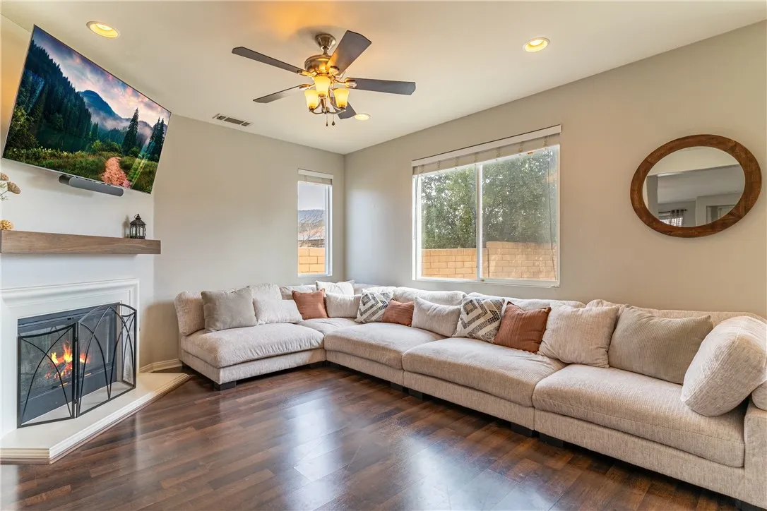 3999 Quartzite Lane, San Bernardino, California 92407 home-pic-6