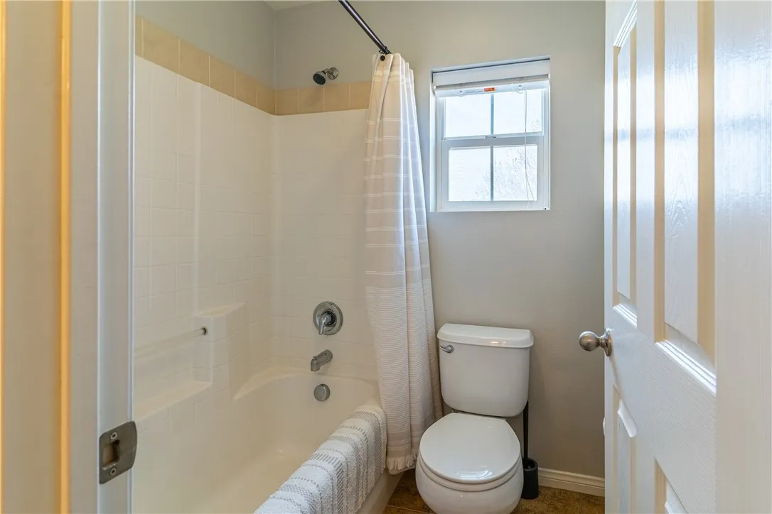 3999 Quartzite Lane, San Bernardino, California 92407 home-pic-22
