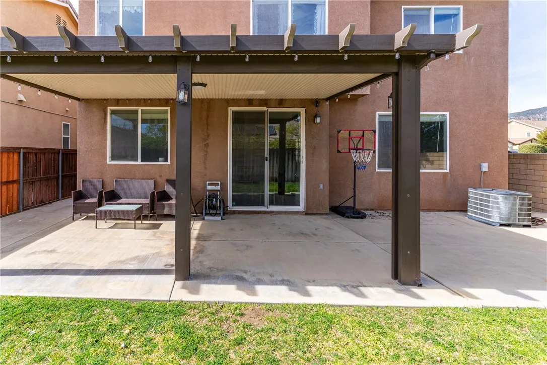 3999 Quartzite Lane, San Bernardino, California 92407 home-pic-34