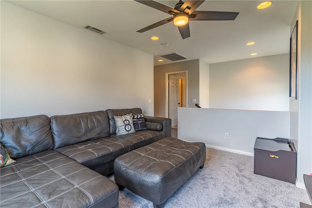 3999 Quartzite Lane, San Bernardino, California 92407 home-pic-17