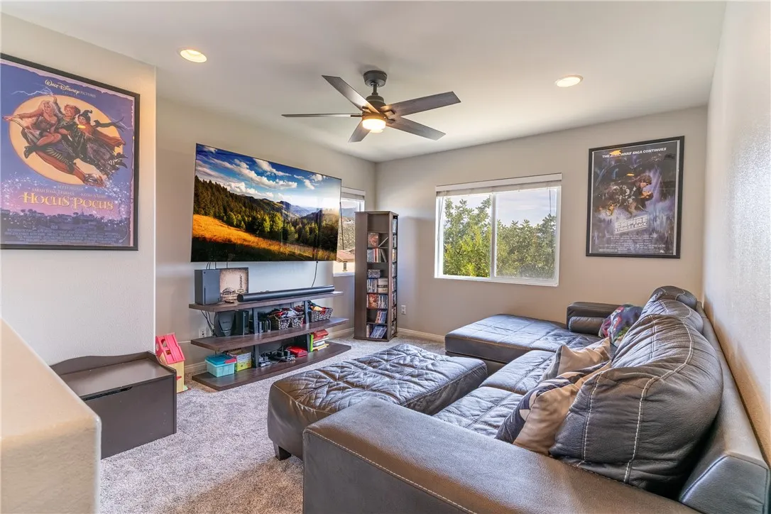 3999 Quartzite Lane, San Bernardino, California 92407 home-pic-16