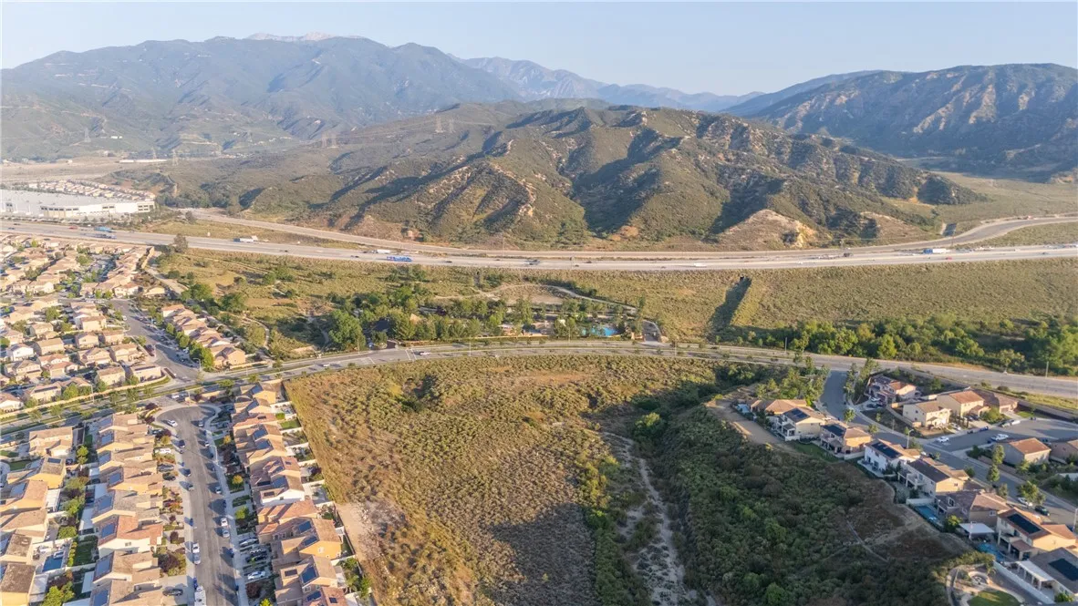 3999 Quartzite Lane, San Bernardino, California 92407 home-pic-58
