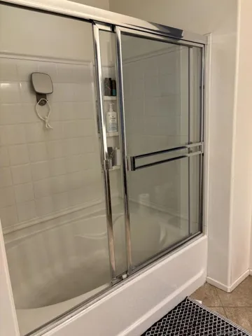 Large oval tub