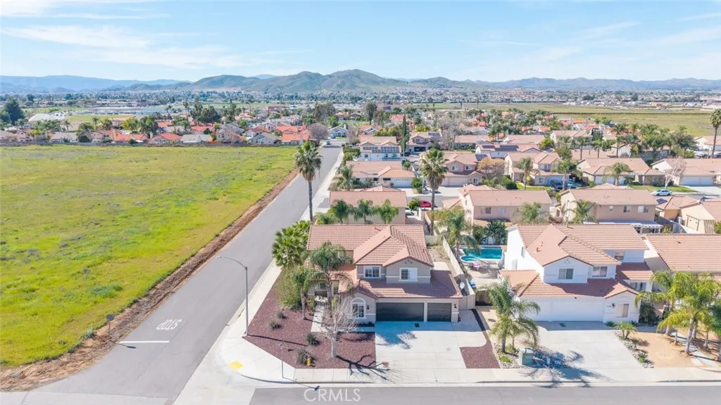 27615 Chatham, Menifee, California 92585 home-pic-35