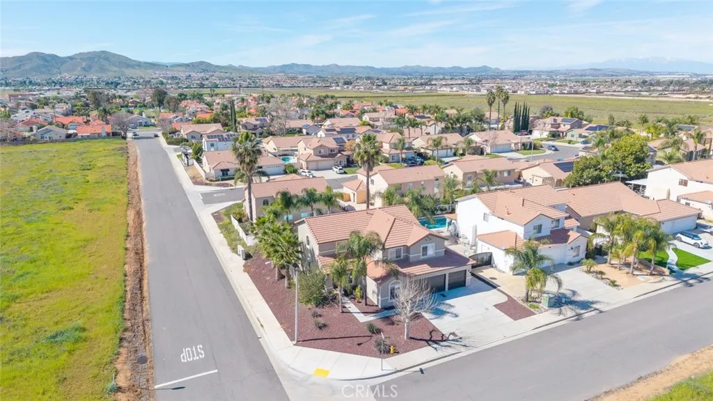 27615 Chatham, Menifee, California 92585 home-pic-37