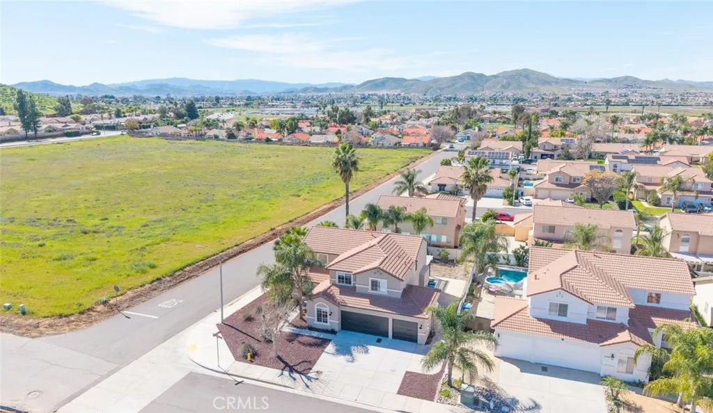 27615 Chatham, Menifee, California 92585 home-pic-36