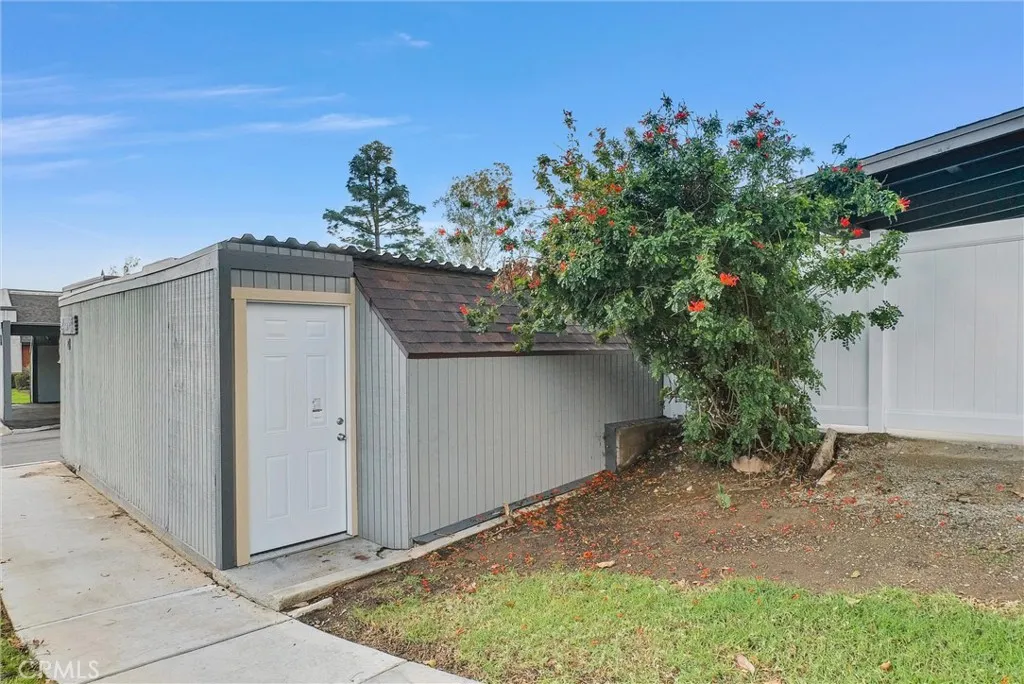 6103 Avenue Juan Diaz, Riverside, California 92509 home-pic-23
