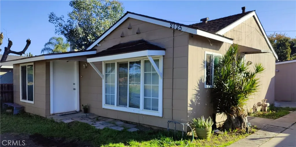 2125 Rousselle Street, Santa Ana, California 92707 home-pic-1