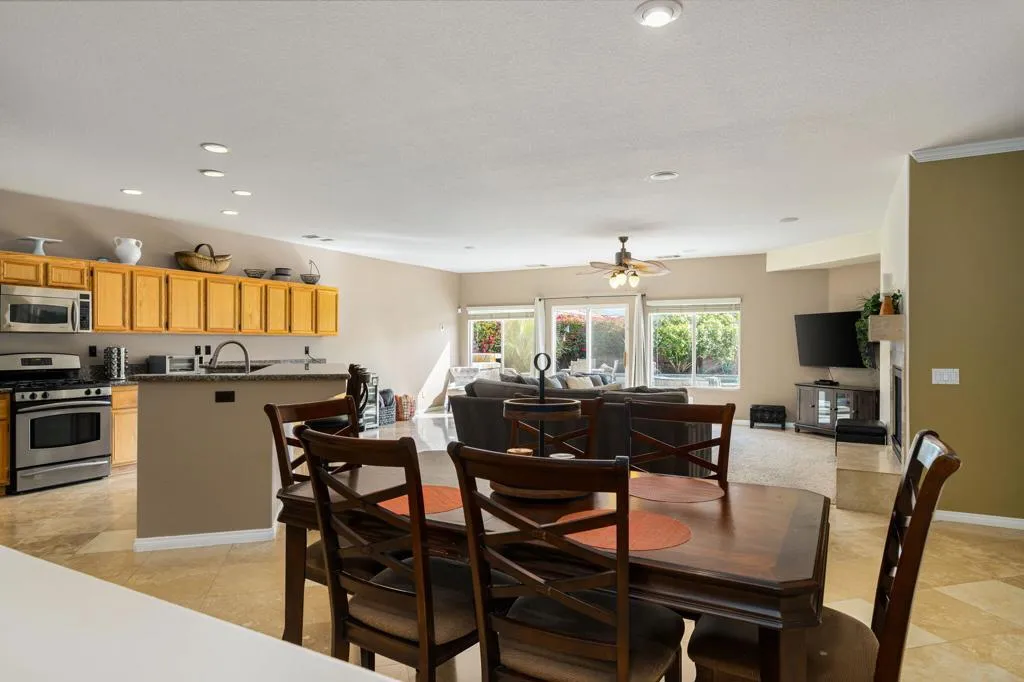 41222 Mackenzie Lane, Indio, California 92203 home-pic-10