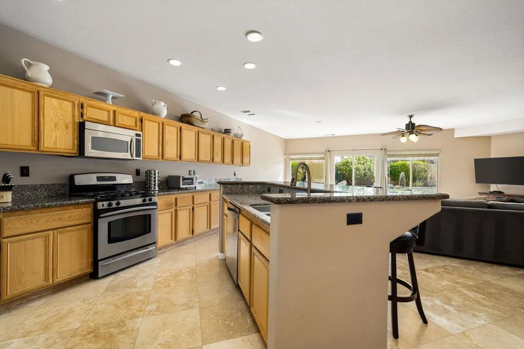 41222 Mackenzie Lane, Indio, California 92203 home-pic-12