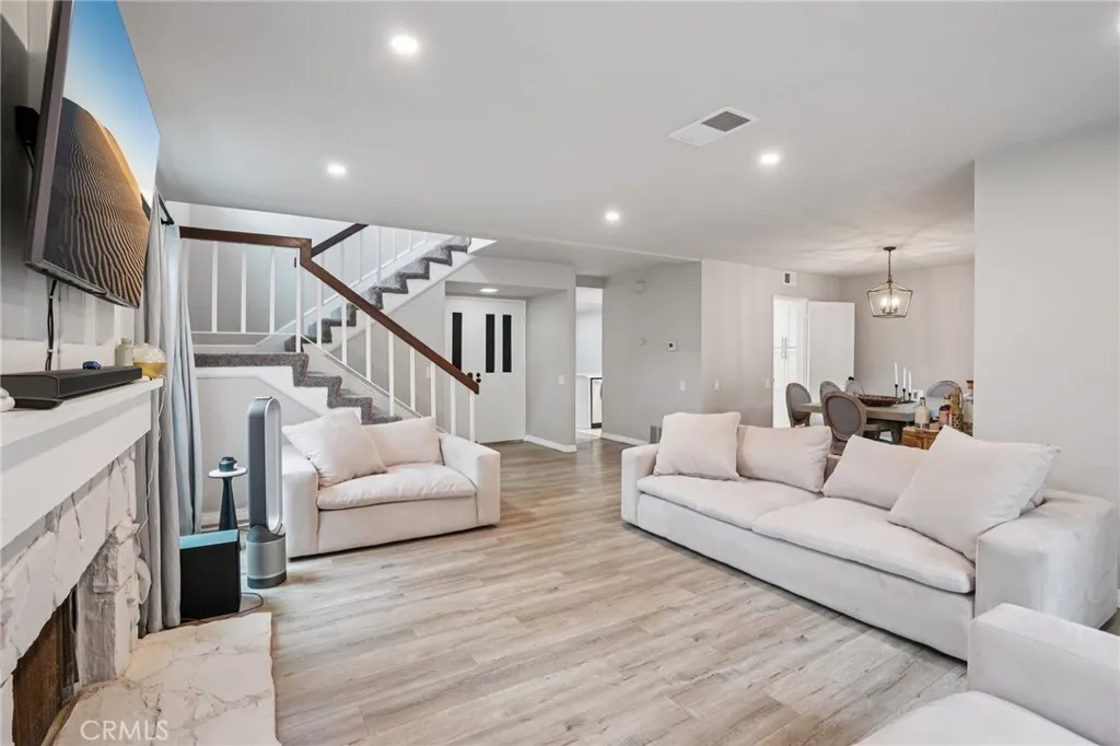 1973 Clear River, Hacienda Heights, California 91745 home-pic-8