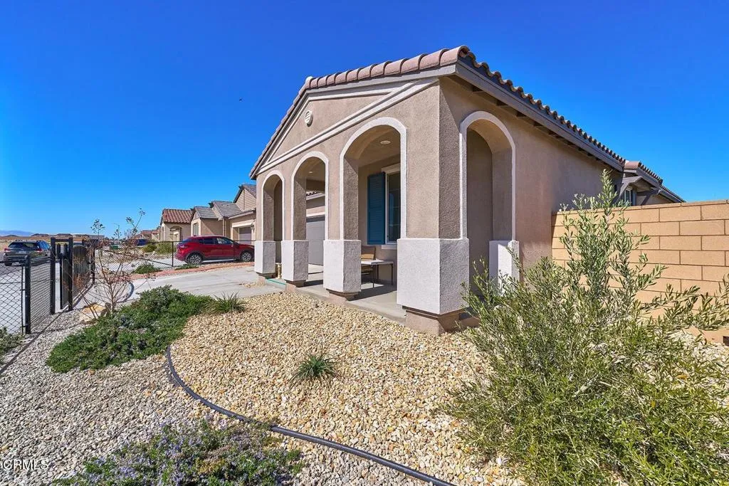11992 Olivine Road, Victorville, California 92392 home-pic-6