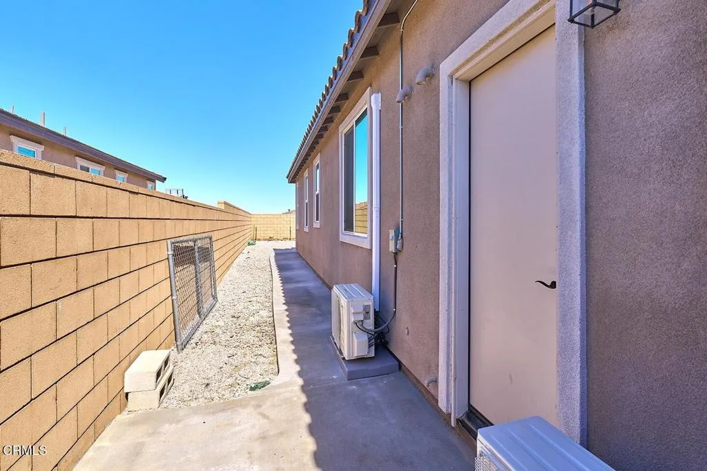 11992 Olivine Road, Victorville, California 92392 home-pic-8