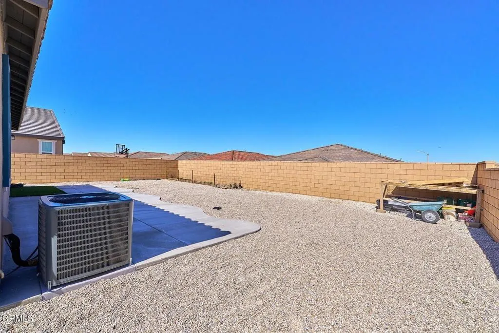 11992 Olivine Road, Victorville, California 92392 home-pic-10