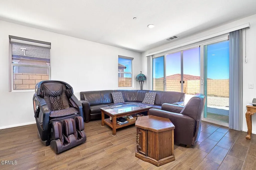 11992 Olivine Road, Victorville, California 92392 home-pic-30