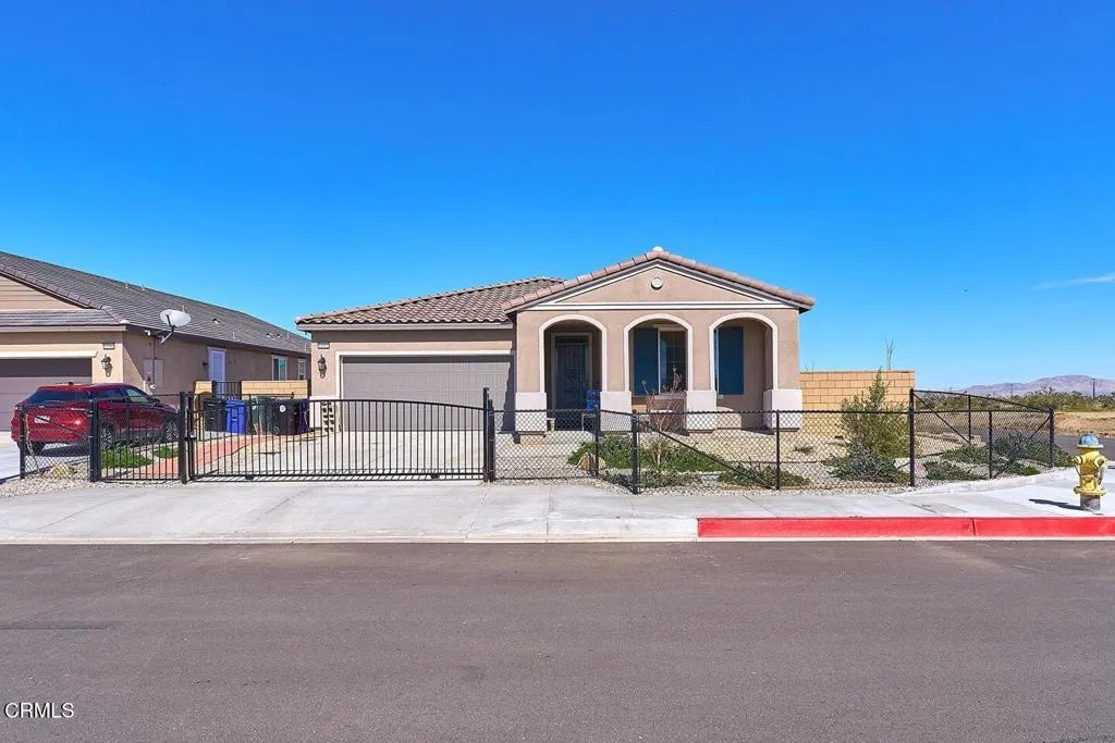 11992 Olivine Road, Victorville, California 92392 home-pic-3