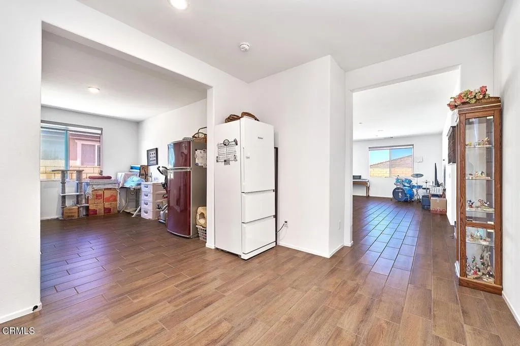 11992 Olivine Road, Victorville, California 92392 home-pic-37