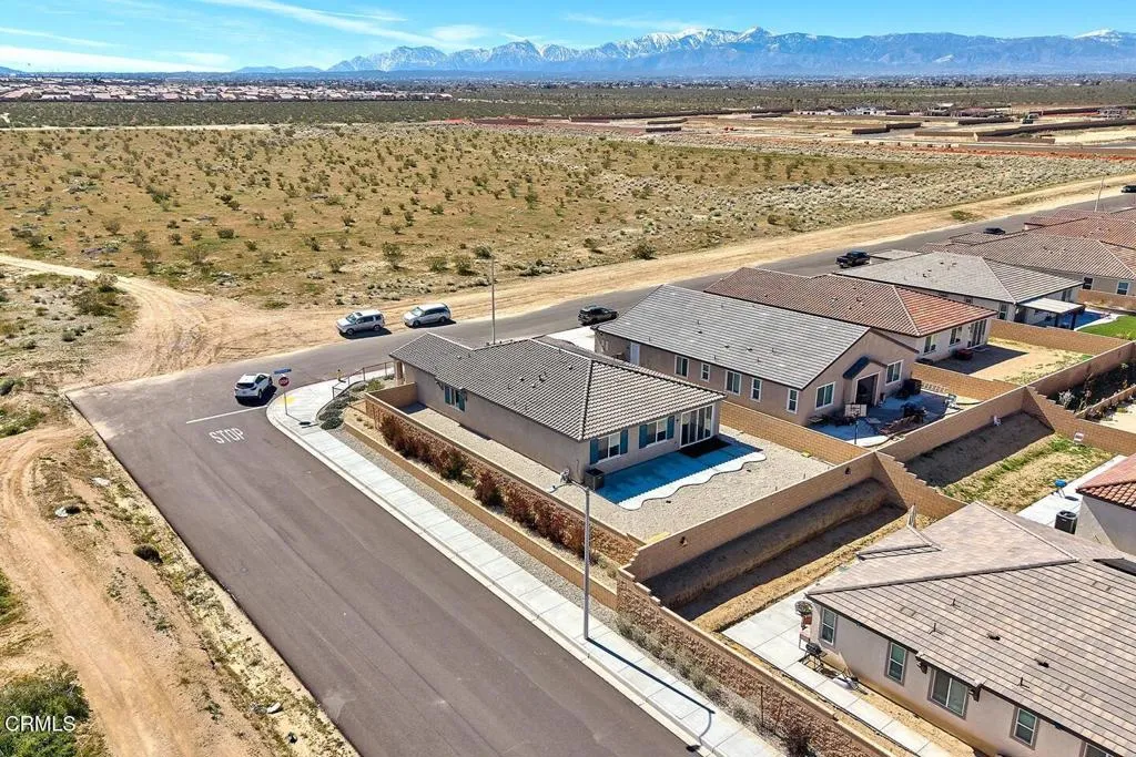 11992 Olivine Road, Victorville, California 92392 home-pic-44