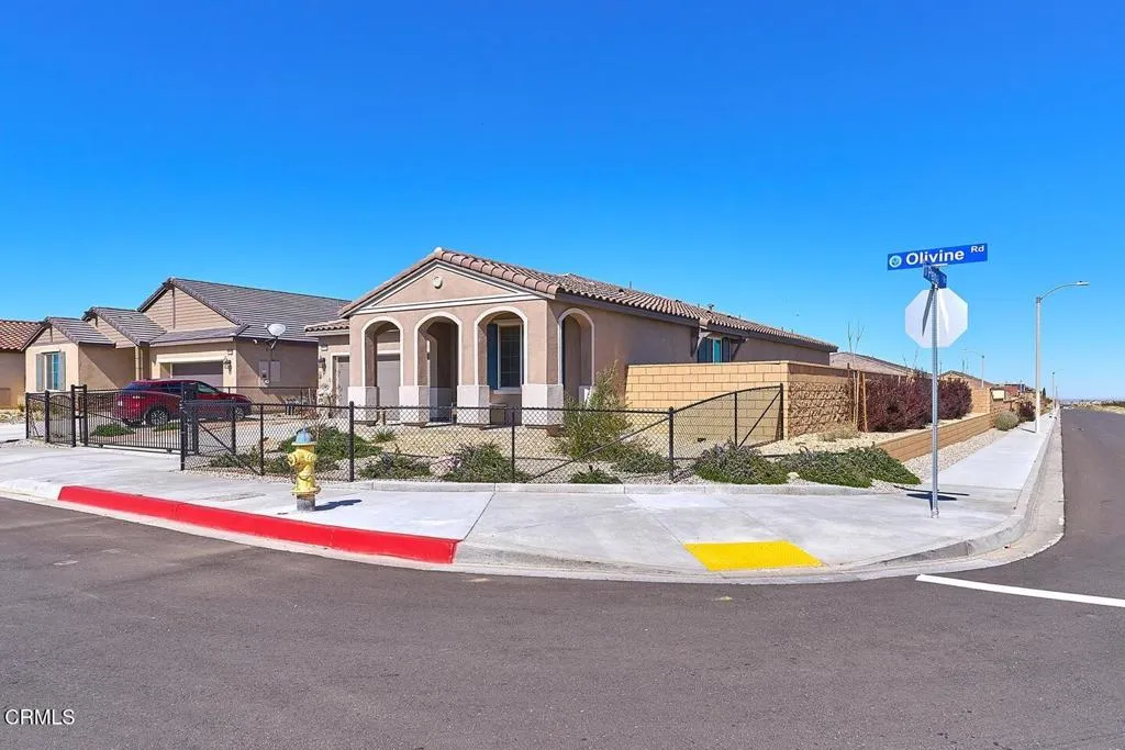 11992 Olivine Road, Victorville, California 92392 home-pic-5