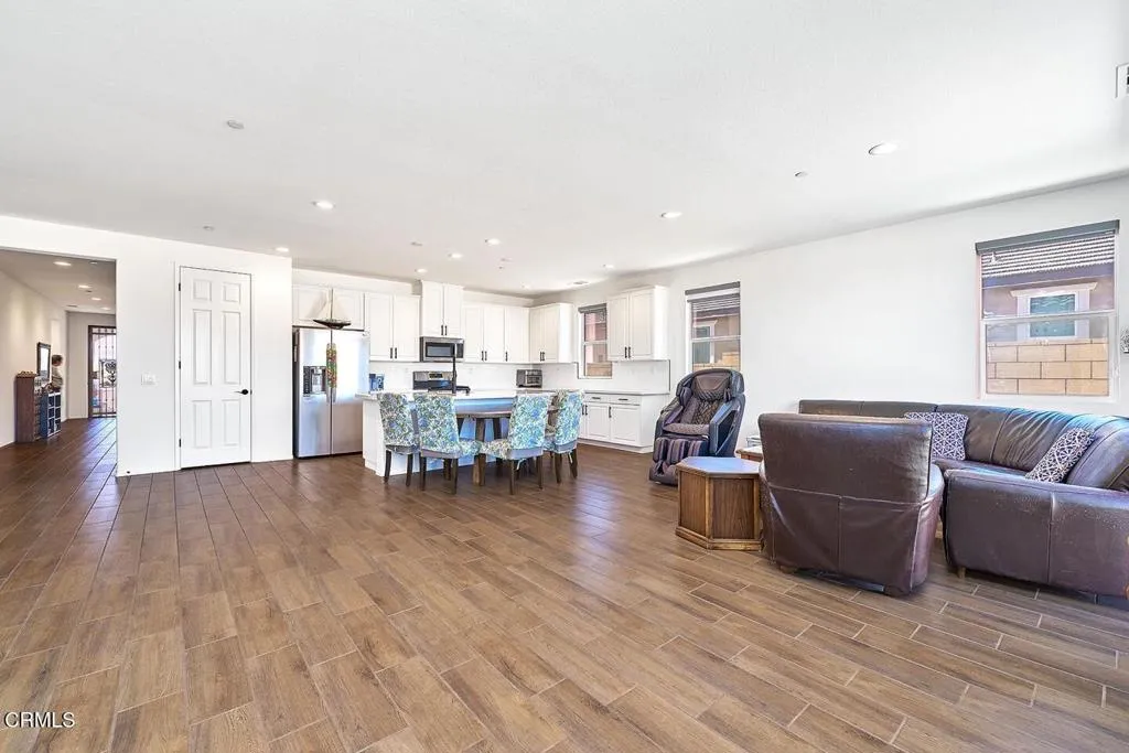 11992 Olivine Road, Victorville, California 92392 home-pic-28