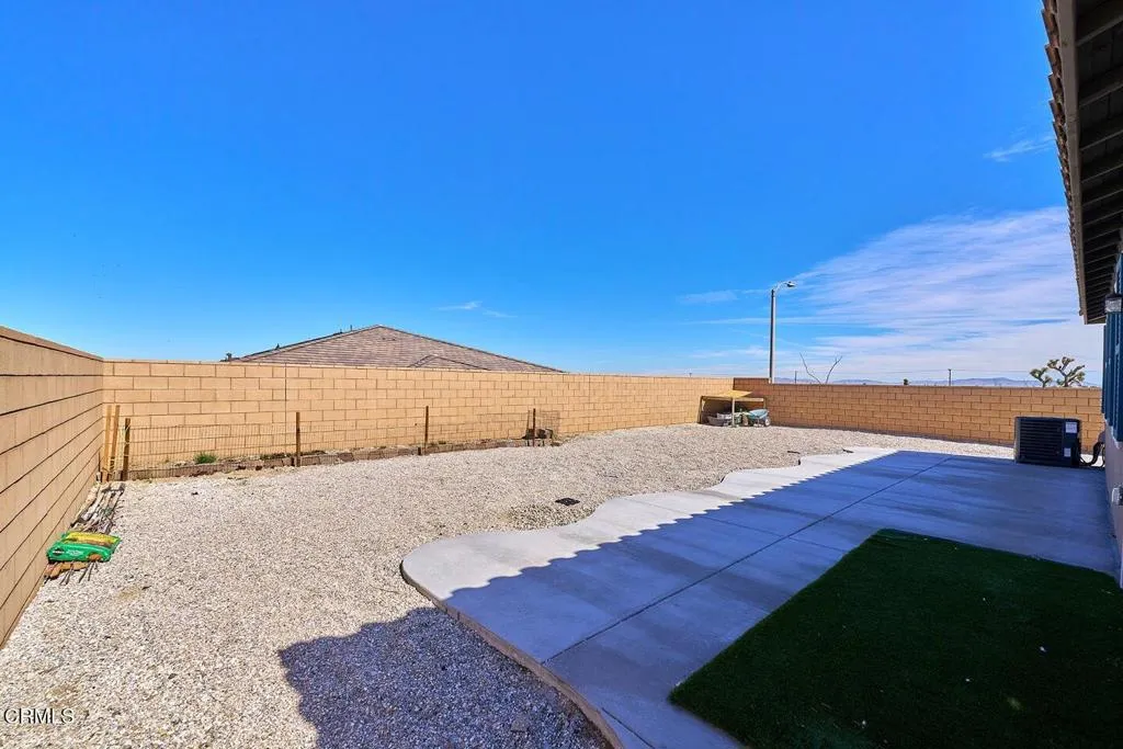 11992 Olivine Road, Victorville, California 92392 home-pic-15