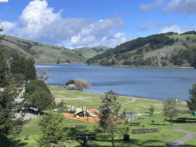 SP Reservoir is just minutes away for picnics, boating, and outdoor space