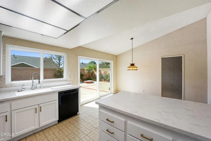 2474 Kimberly ave MLS-17