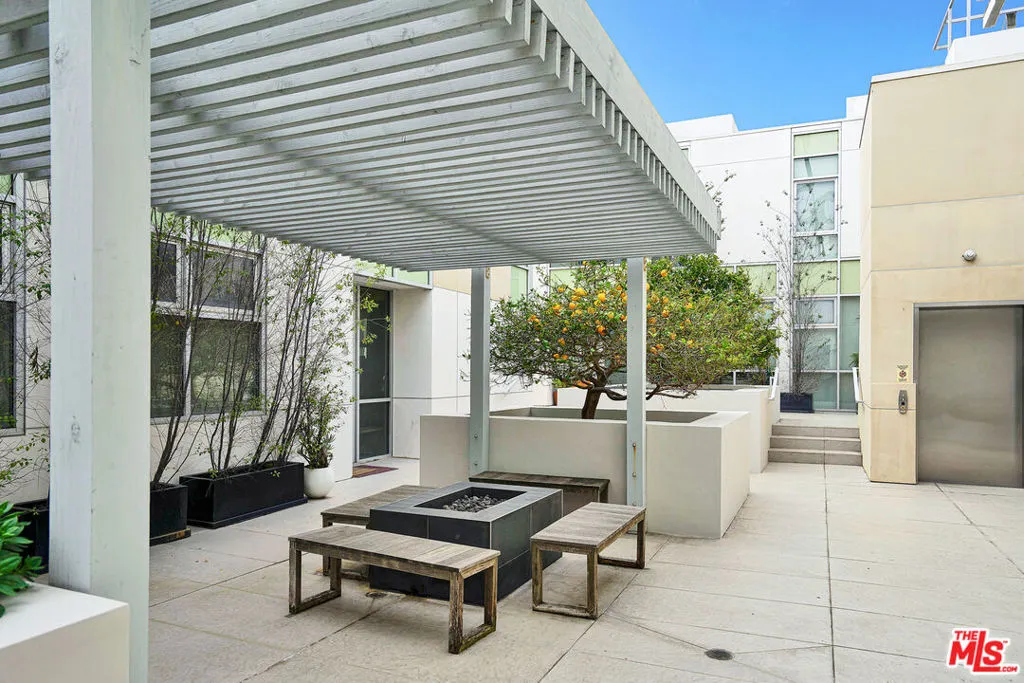 125 Pacific Street 8, Santa Monica, California 90405 home-pic-29