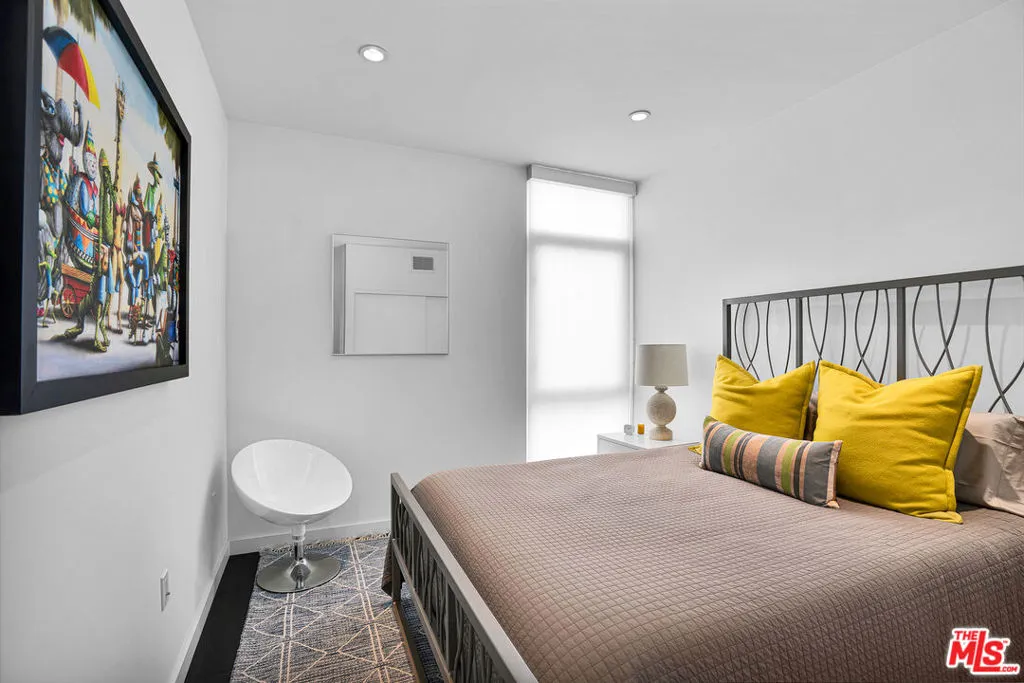 125 Pacific Street 8, Santa Monica, California 90405 home-pic-18