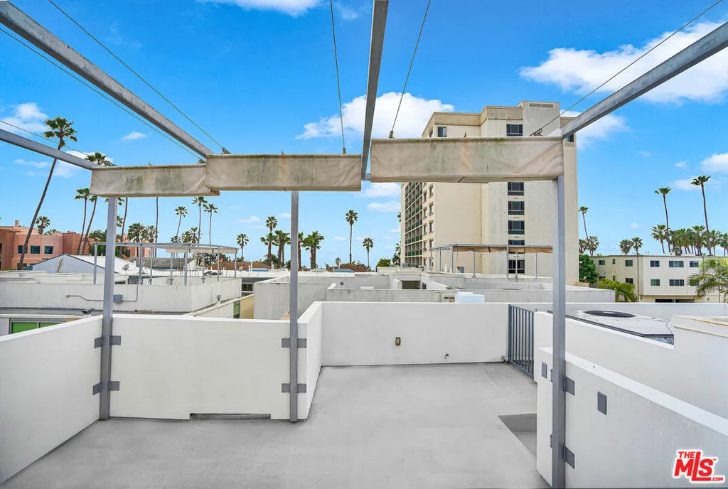 125 Pacific Street 8, Santa Monica, California 90405 home-pic-26