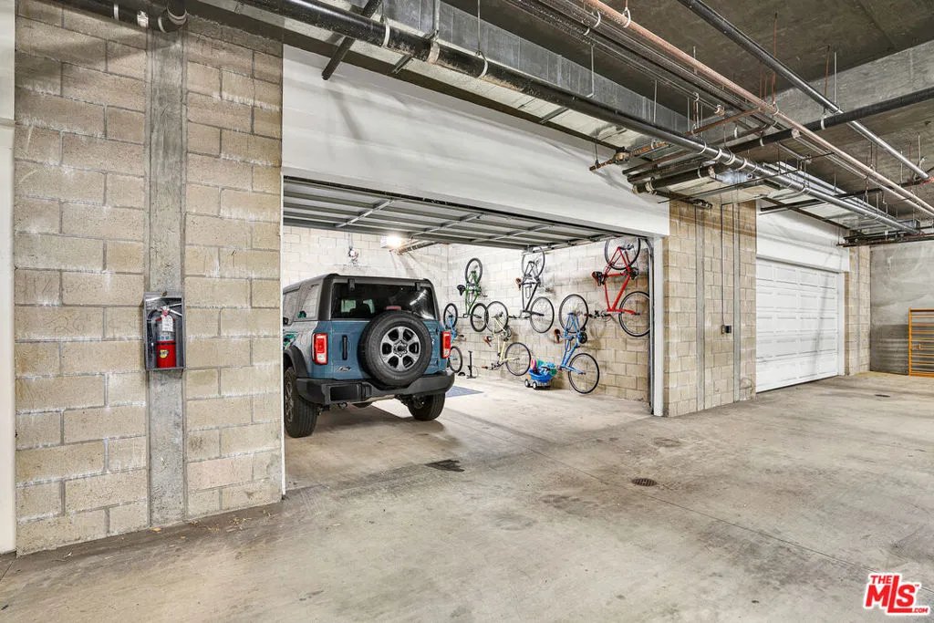 125 Pacific Street 8, Santa Monica, California 90405 home-pic-28
