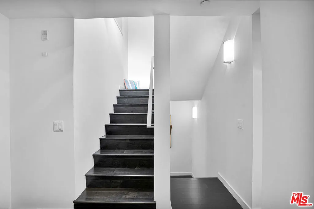125 Pacific Street 8, Santa Monica, California 90405 home-pic-21