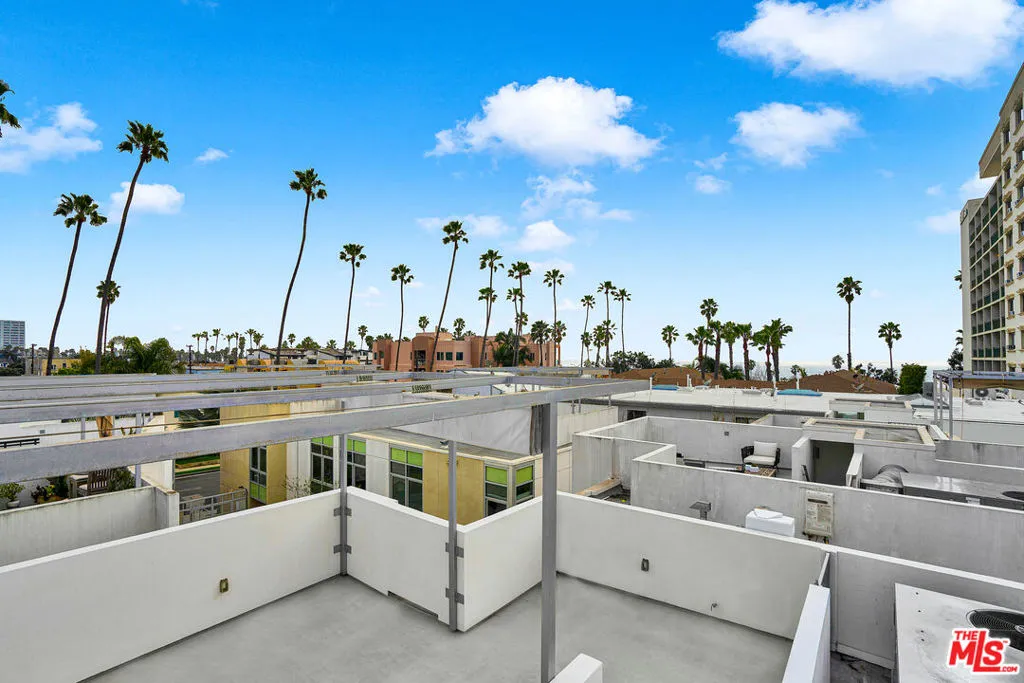 125 Pacific Street 8, Santa Monica, California 90405 home-pic-27