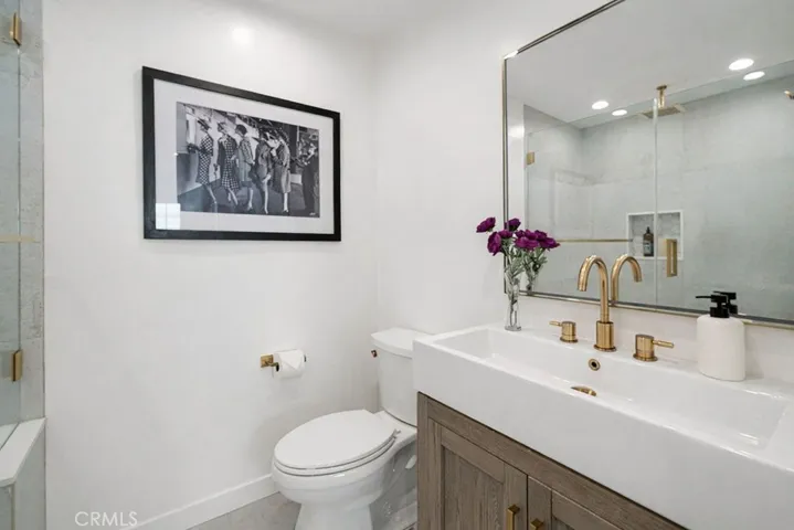 SECOND PRIMARY BATHROOM