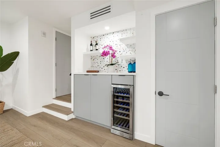 BAR AREA