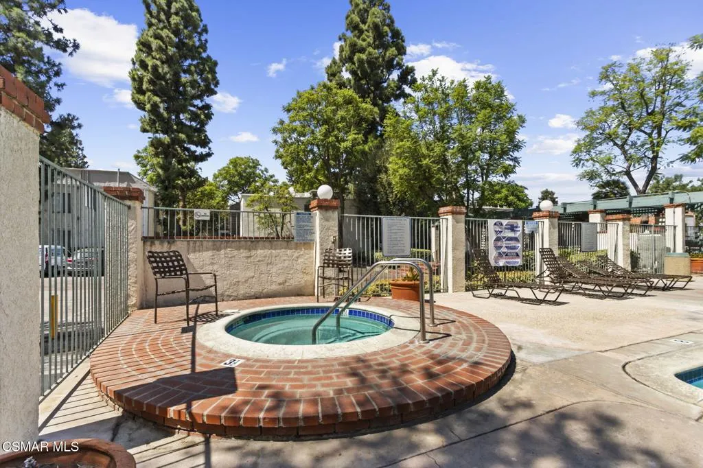 5700 Etiwanda Avenue 248, Tarzana, California 91356 home-pic-26