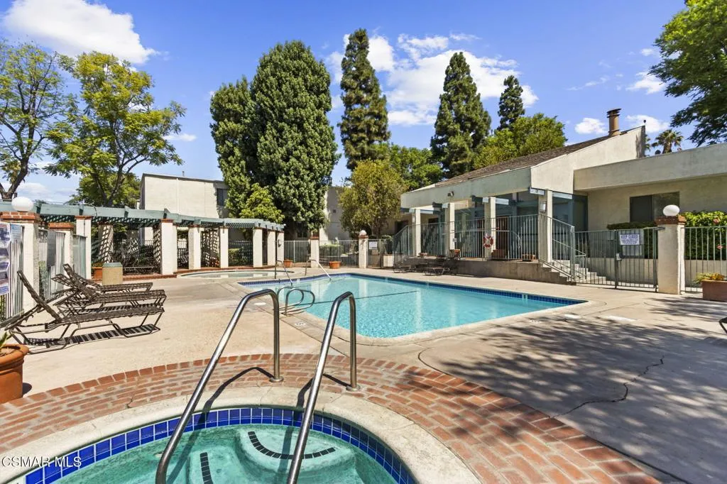 5700 Etiwanda Avenue 248, Tarzana, California 91356 home-pic-25