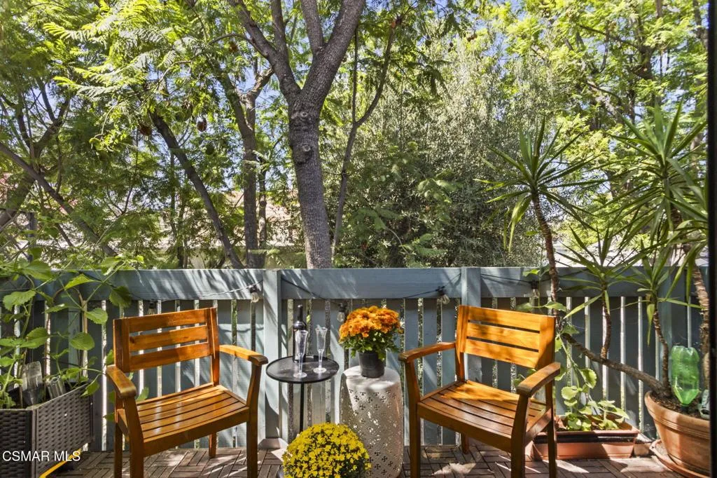 5700 Etiwanda Avenue 248, Tarzana, California 91356 home-pic-16