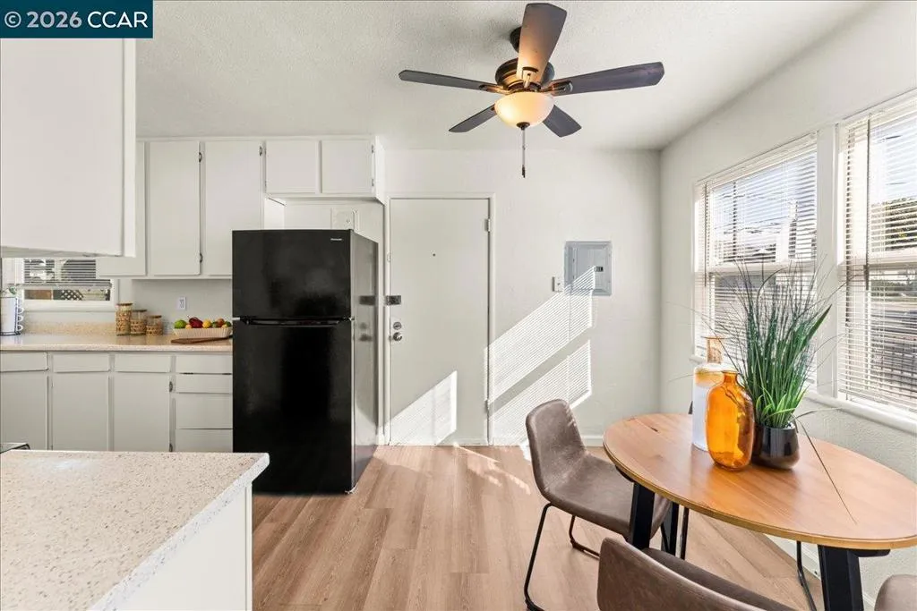 4135 4137 West St, Oakland, California 94608 home-pic-7
