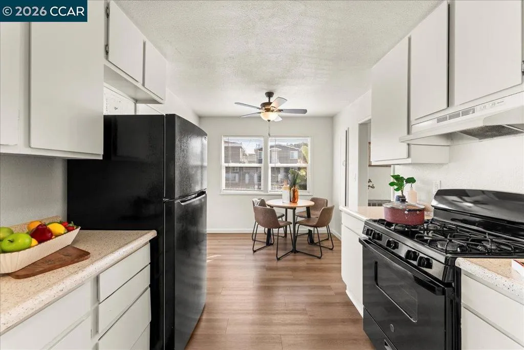 4135 4137 West St, Oakland, California 94608 home-pic-13
