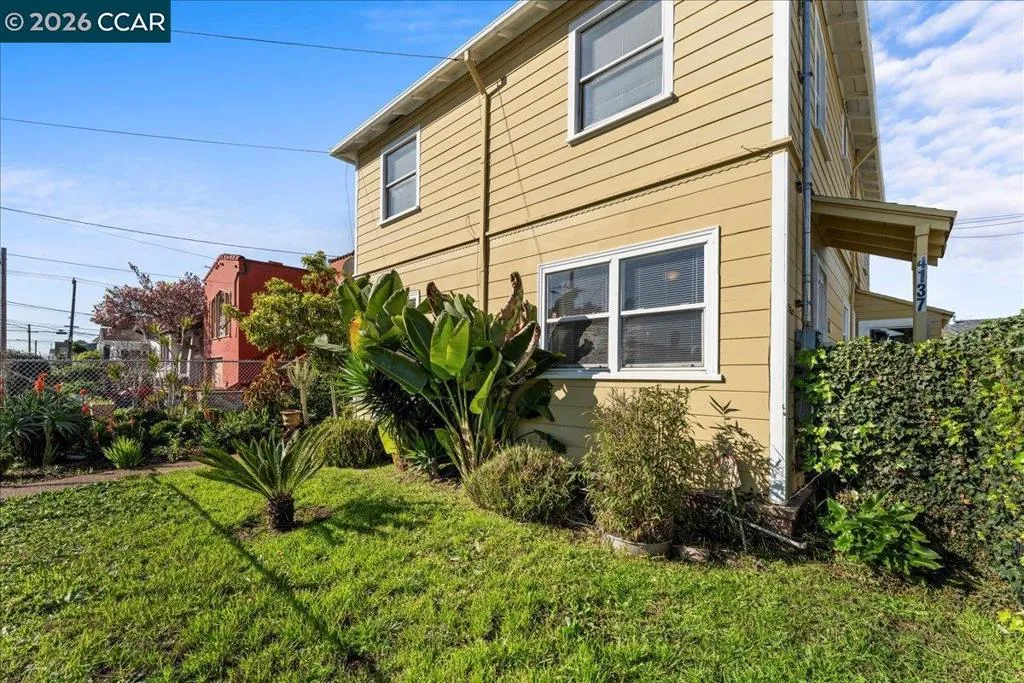 4135 4137 West St, Oakland, California 94608 home-pic-28