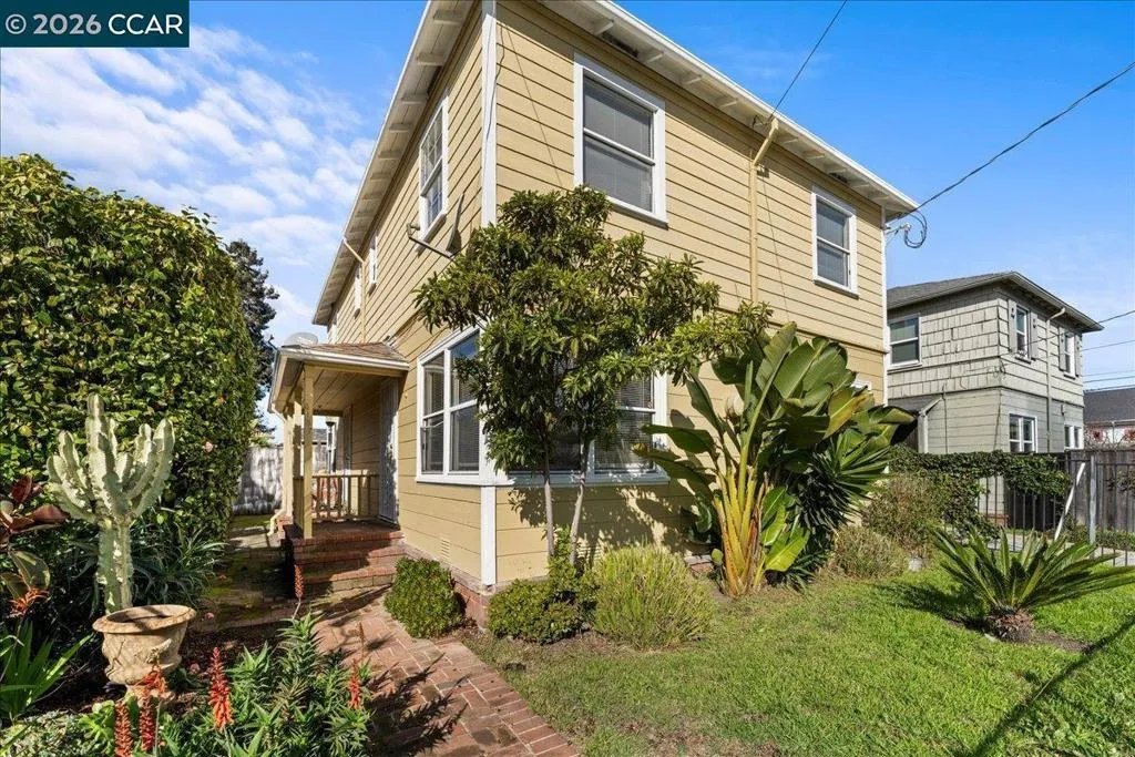 4135 4137 West St, Oakland, California 94608 home-pic-27