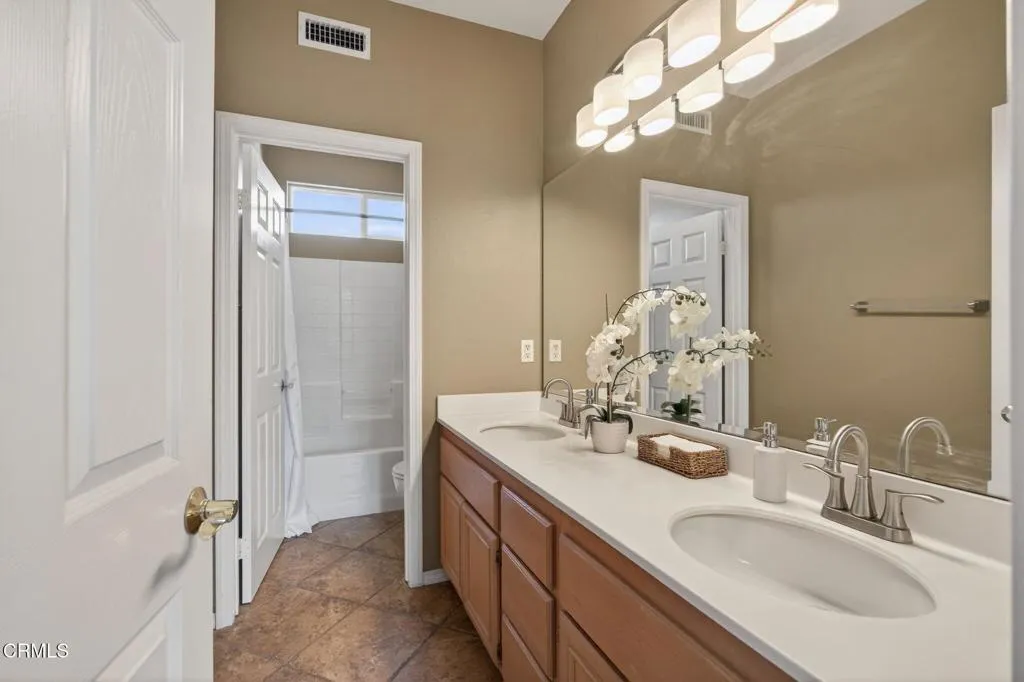 1979 Newcastle Drive, Oxnard, California 93036 home-pic-30