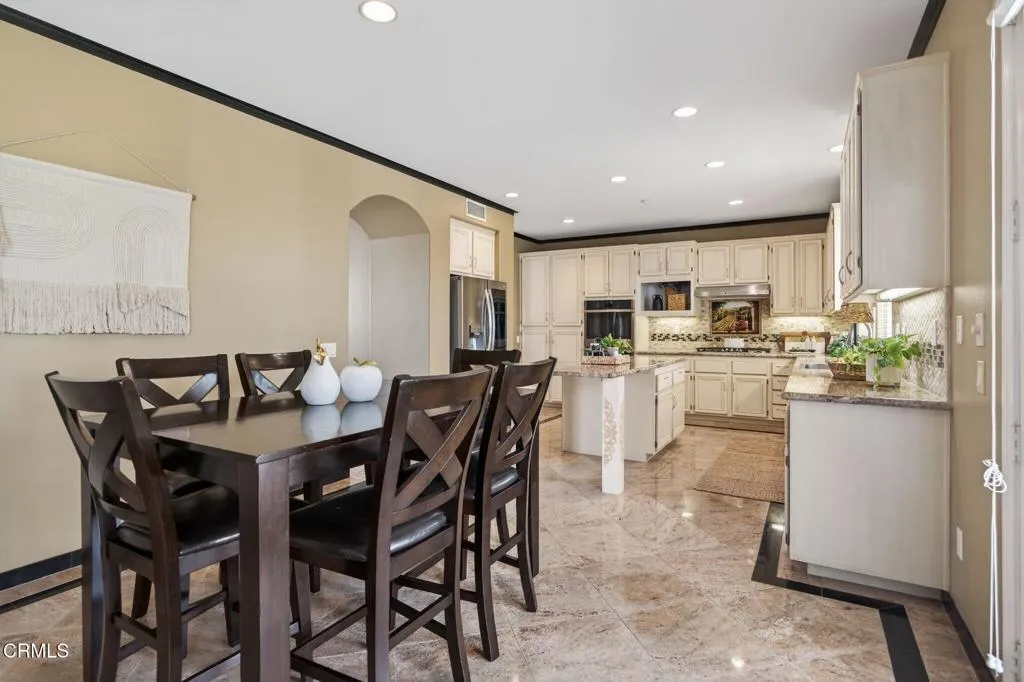 1979 Newcastle Drive, Oxnard, California 93036 home-pic-12
