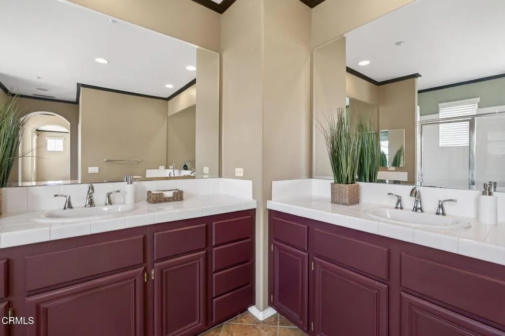 1979 Newcastle Drive, Oxnard, California 93036 home-pic-27