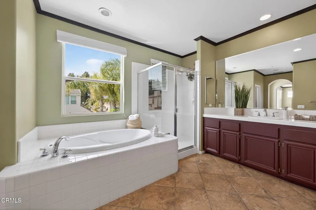 1979 Newcastle Drive, Oxnard, California 93036 home-pic-24